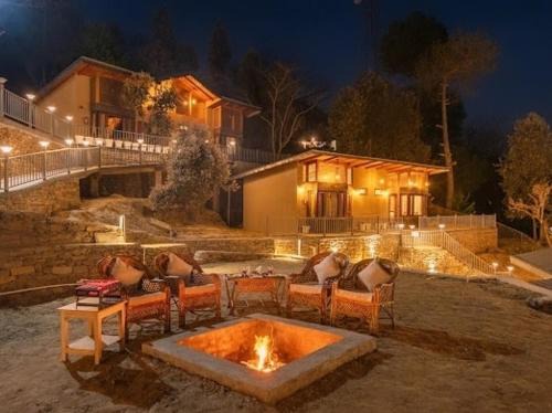 Almora Complejo | Rudraa resort and restaurant