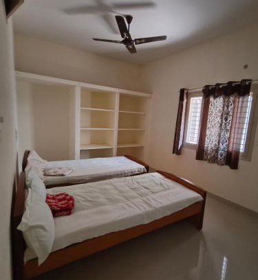 Tiruvannamalai Casa | Rudraksha Hill View Cottage