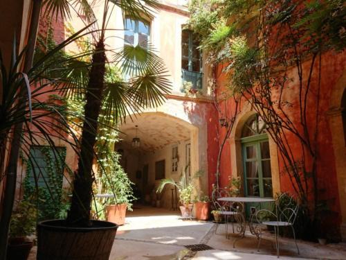 Tarascon Cama Y Desayuno | Rue du Château