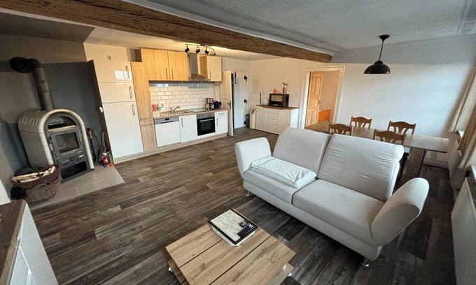 Fronhofen Apartamento | Ruhe und Erholung pur in historischem Fachwerkhof Ferienwohnung "Streamatze"