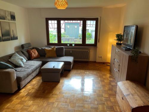 Emmelshausen Apartamento | Ruhige Ferienwohnung mit neuer Küche und neuem Bad