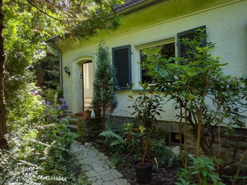 Bredeney Apartamento | Ruhiges Haus im Grünen mit Whirlpool & 3 Schlafzimmern nahe Messe Essen