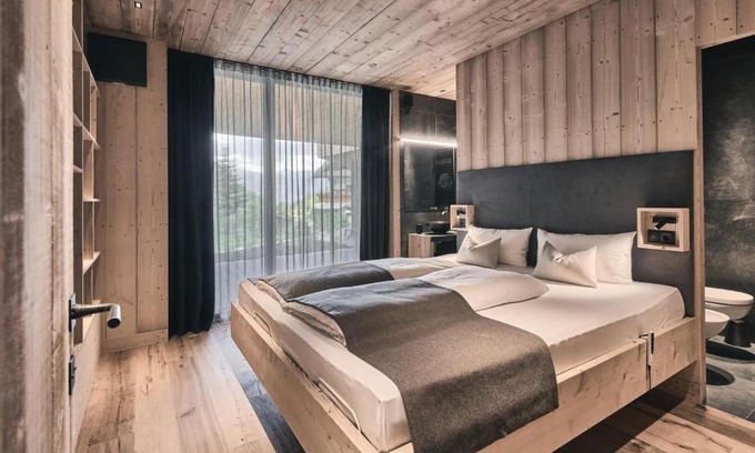 Racines Chalet De Esquí | Ruhiges Waldchalet