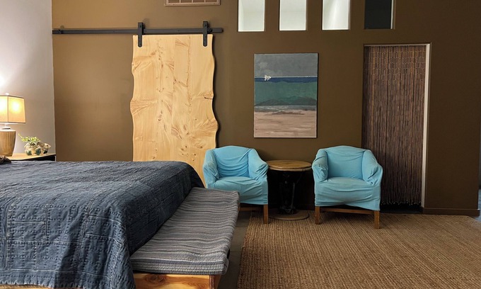 Glencoe Apartamento | Ruidoso Valley studio apartment, WiFi, AC, nite sky @WoodSwan furniture wkshop