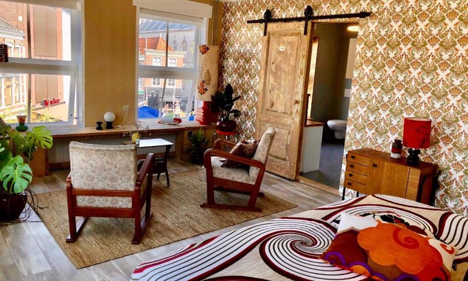 Stadhuis Casa | Ruime studio 'In de drie koningen' in hartje Middelburg
