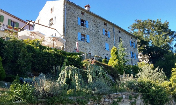 Motovun Casa | Ruina - residencia en el jardín, paraíso de la trufa y el aceite de oliva, idilio en el campo