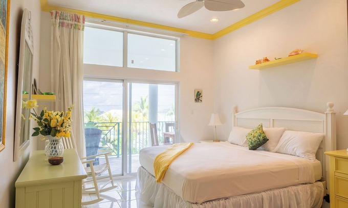 Brinkleys Casa | Rum& Little Barron Villa: Your North Side Haven-Beach, Ocean, Garden Views!