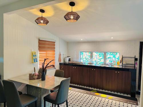 Kampung Pasir Tebakang Casa | Rumah Hayden - River View, 2BR, Wifi, Netflix