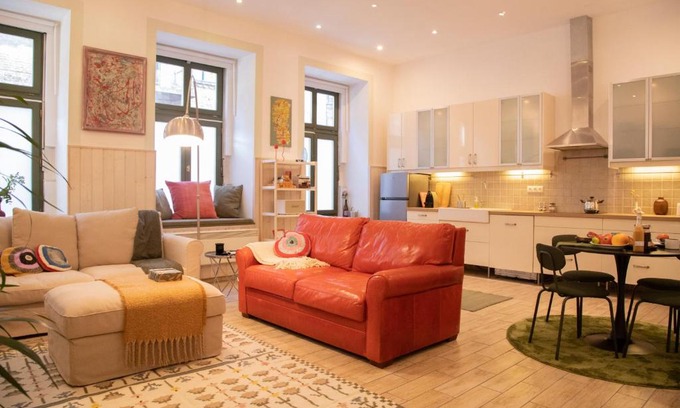 Csarnok negyed Apartamento | rumaroma by STN