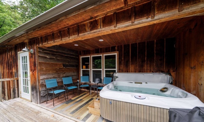 Slade Casa | Rumford Cabin - Private Hot Tub on Deck