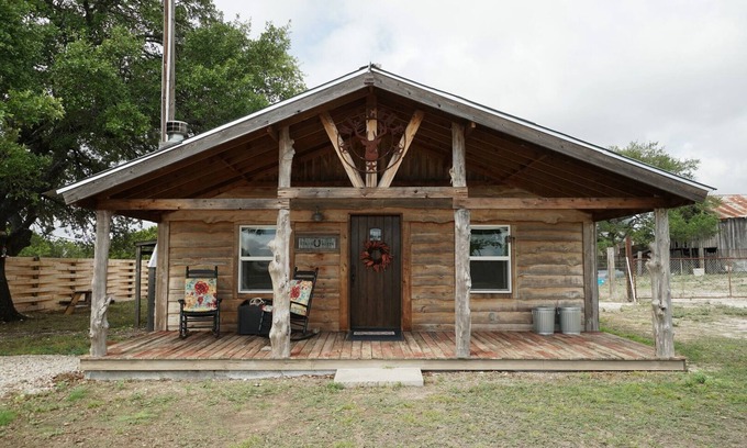 Harper Cabina | Run Away Ranch | Quiet and Peaceful Cabin