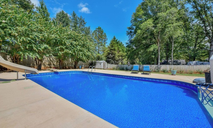 Northport Casa | Running Back Roost - Swimming Pool, Fenced in, & More! Great for 4th of July!