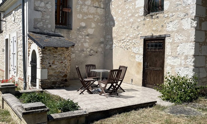 Le Guedeniau Otro | Rural 3 Bedroom Farmhouse With Pool and Games Room