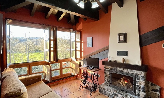 Villaviciosa Apartamento | Apartamento rural Paseo de la Alameda , ideal familias, vistas al río, con wifi
