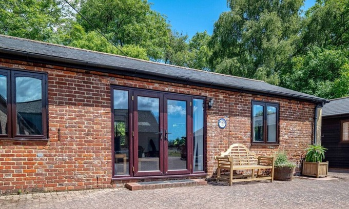 Stelling Minnis Casa | Rural Farm Cottage | Outside Space | 2bds & 2baths