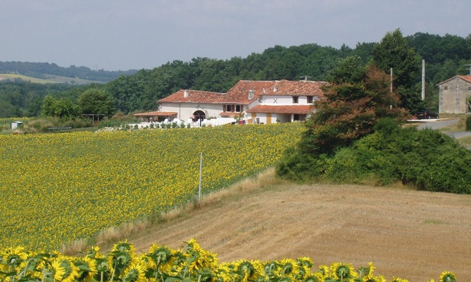Boisne-la-Tude Casa | Rural gite for 4 with private terrace, shared large pool and games room