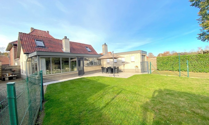 Grote-Brogel Casa | Rural holiday home with large garden