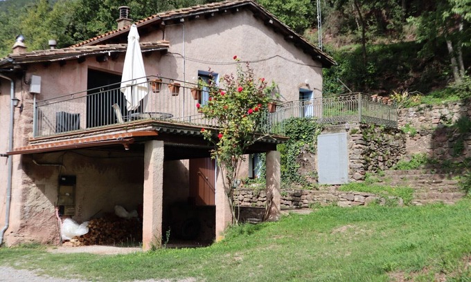 Riudaura Cabaña | Casa Rural 6-8 p, con piscina comunitaria climatizada (S Sta a P. Dicbre.)