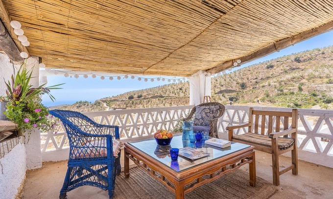 Sorvilan Casa | Casa rural 'Bns - Casa La Prensa - Alpujarra' con vistas al mar, terraza privada y Wi-Fi