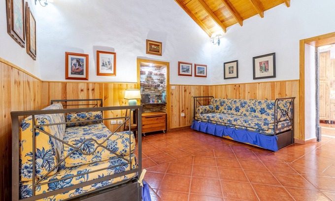 Moya Casa | Casa rural en Moya con jacuzzi privado