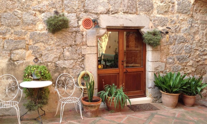 Ulla Cabaña | Casa Rural en pequeño pueblo, con jardin y piscina comunitaria