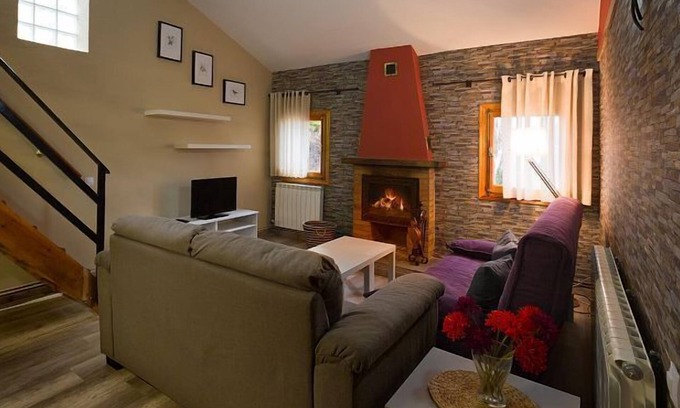 Anon de Moncayo Cabaña | casa rural con jardín privado y barbacoa.