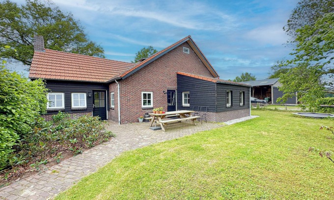 Zeeland Casa | Rural house with 2 bathrooms and a garden