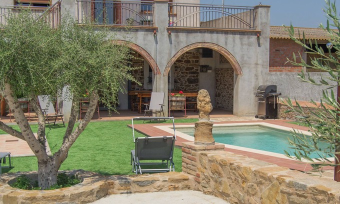 Gualta Casa | CASA RURAL CON PISCINA EN GUALTA (BAIX EMPORDÀ, GIRONA)