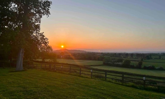 Baltonsborough Apartamento | Rural Studio in spectacular location with views to Glastonbury Tor