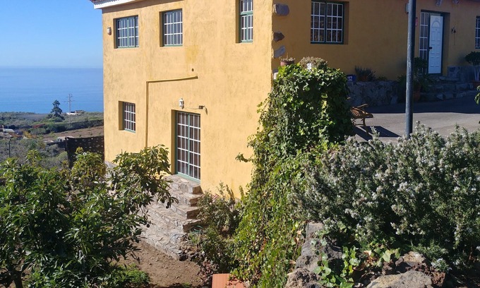 Chio Villa | Villa Rural con aparcamiento y piscina en 5000sq. m de Tierras Privadas