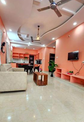 Tirupati Apartamento | RUSHITHA HOMESTAY - NEAR To ALIPIRI- FREE WIFI - FAMILY STAY ONLY - ANDROID TV - DOOR SERVICE