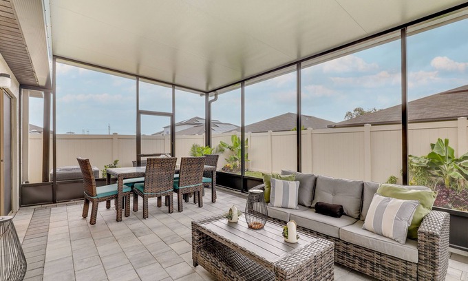 Ruskin Casa | Ruskin Vacation Rental w/ Screened-In Porch!