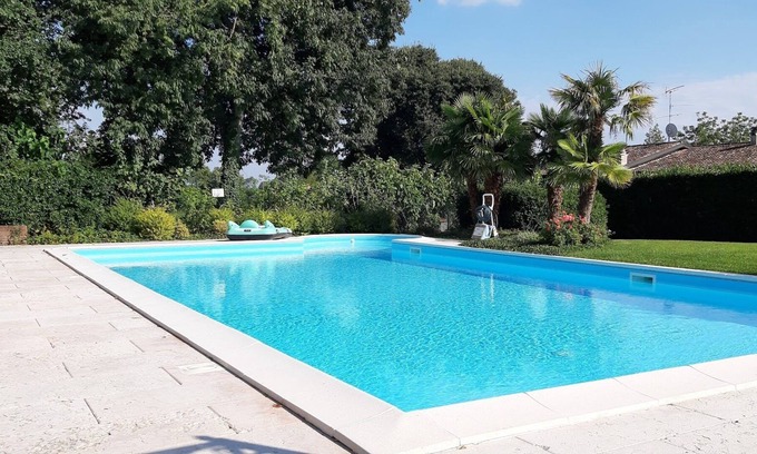 Cavriana Apartamento | Rustic 2 Bedroom Apartment Near Lake Garda With Swimming Pool