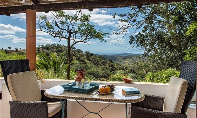 Fonte do Bispo Casa | Rustic 3-bedroom Country Retreat With Pool, Free Wi-fi, and Breathtaking Views