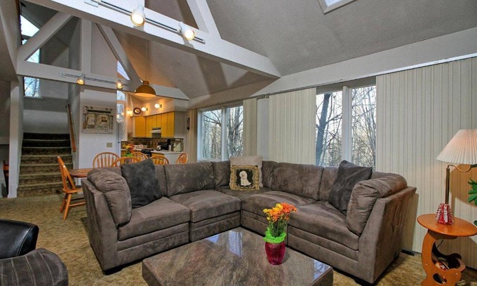 Killington Casa | Rustic 3 bedroom home Moose Lodge
