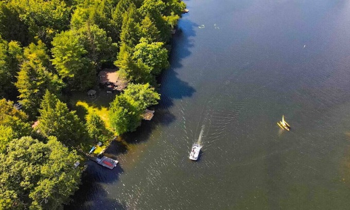 Monterey Casa | Rustic 3bd Lake Front Country Cottage