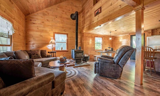 Canaan Cabina | Rustic 3BR Cabin OFF-GRID Cabin