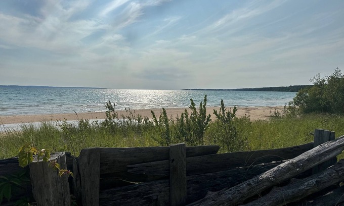 Menonaqua Beach Cabaña | Rustic 5-bedroom cottage with private beach near Harbor Springs