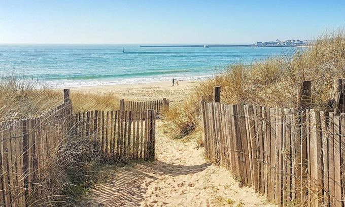 Poulgoazec Casa | Rustic and charming stone house not far from the sandy beaches of West Brittany.
