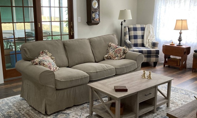 Dalton Otro | Rustic and private farmhouse close to Lackawanna State Park, near Elk Mtn Ski