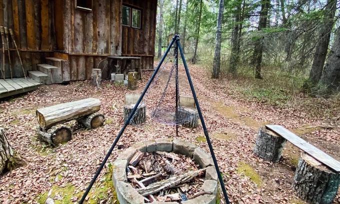 Westerose Cabina | Rustic Backwoods Cabin Getaway! Escape the Hustle!