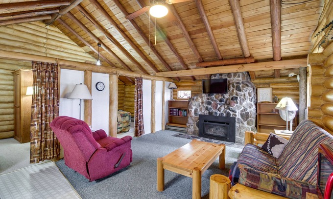 Puposky Apartamento | Rustic Bemidji Cabin w/ Boat & Lake Access!