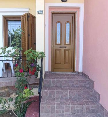 Vasilikon Apartamento | Rustic Bright Appartment near Lefkanti Beach