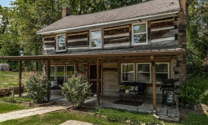 Gallatin Cabina | Rustic Cabin | 30 miles from Nashville
