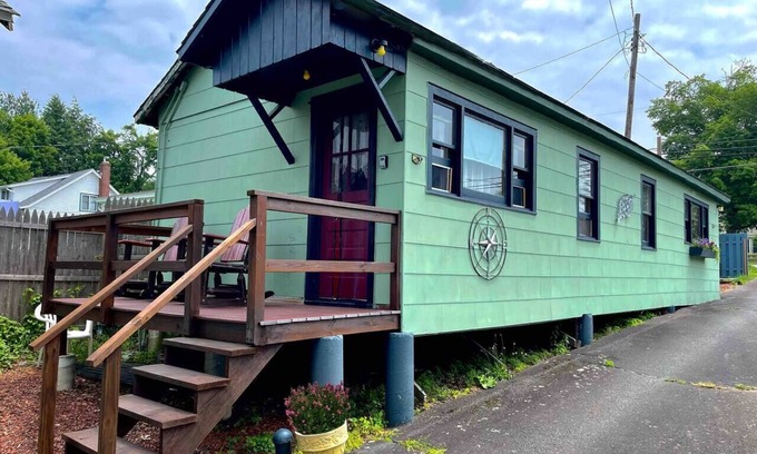 Beach Lake Cabina | Rustic Cabin #6 on Private Lake!