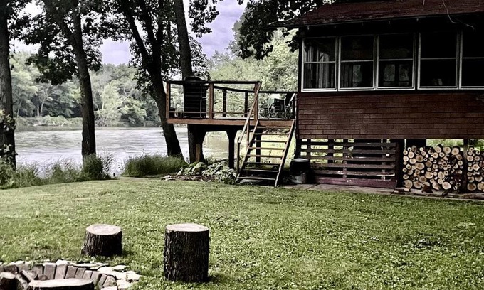 Janesville Casa | Rustic Cabin River Retreat!