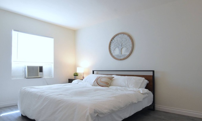 Burbank Apartamento | Rustic Charm King Bed Sofa Bed WiFi Burbank