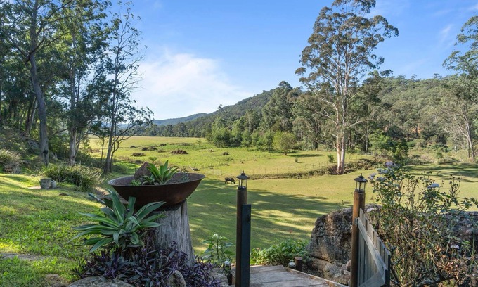 St. Albans Otro | Rustic Charm Meets Natural Beauty