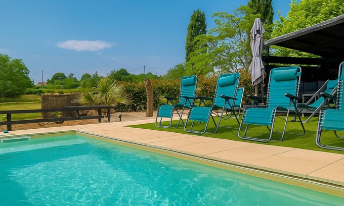 Queyssac Casa | Rustic Charm Private Pool & Large Garden Escape