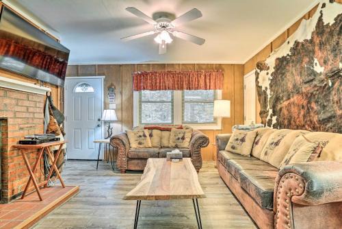 Cloudcroft Casa | Rustic Cloudcroft Home about 2 Mi to Ski Slopes!